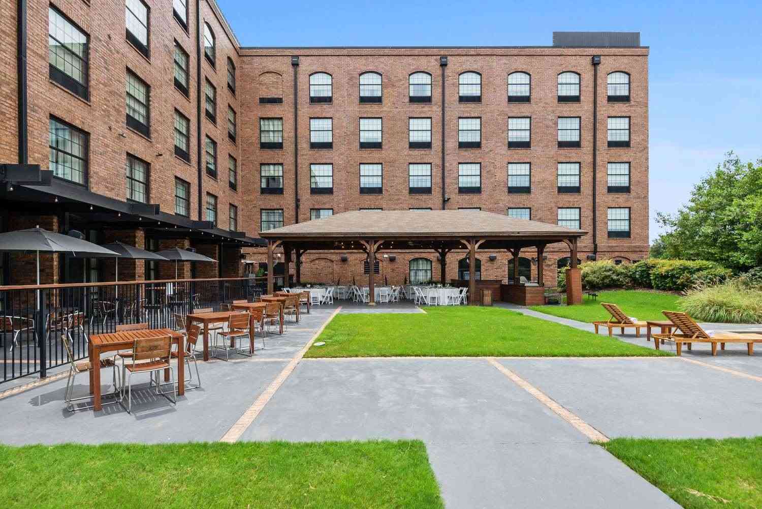 NYLO Dallas Plano Hotel, Tapestry Collection by Hilton i Plano, TX