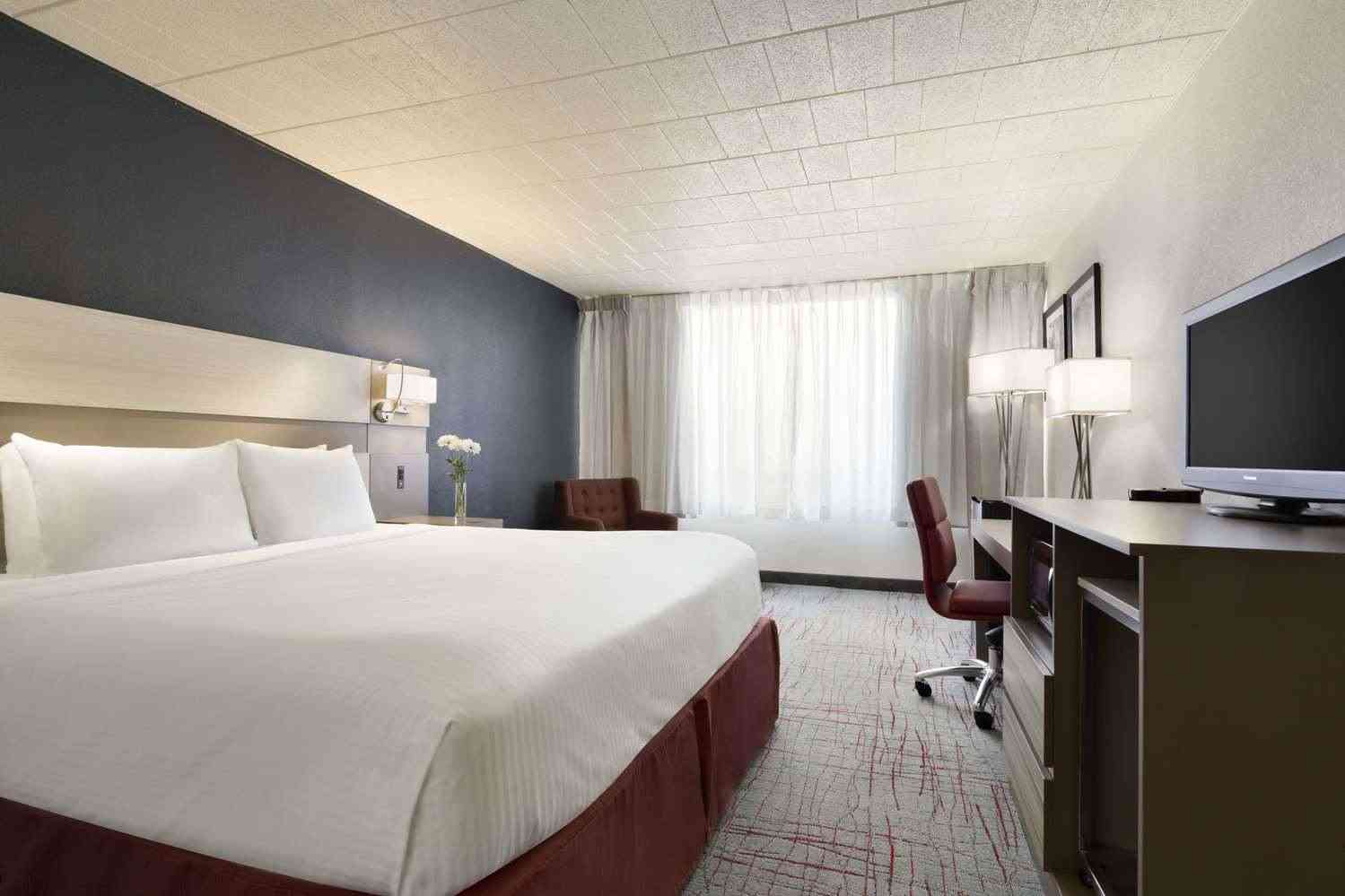 Ramada by Wyndham Beaver Falls en Cataratas Beaver, PA
