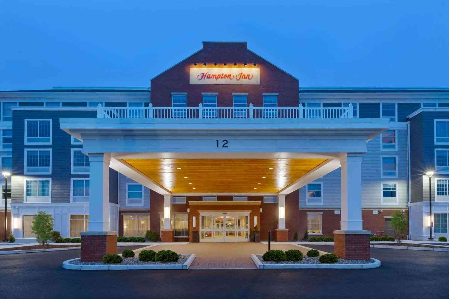 Hampton Inn Cape Cod Canal в Buzzards Bay, MA