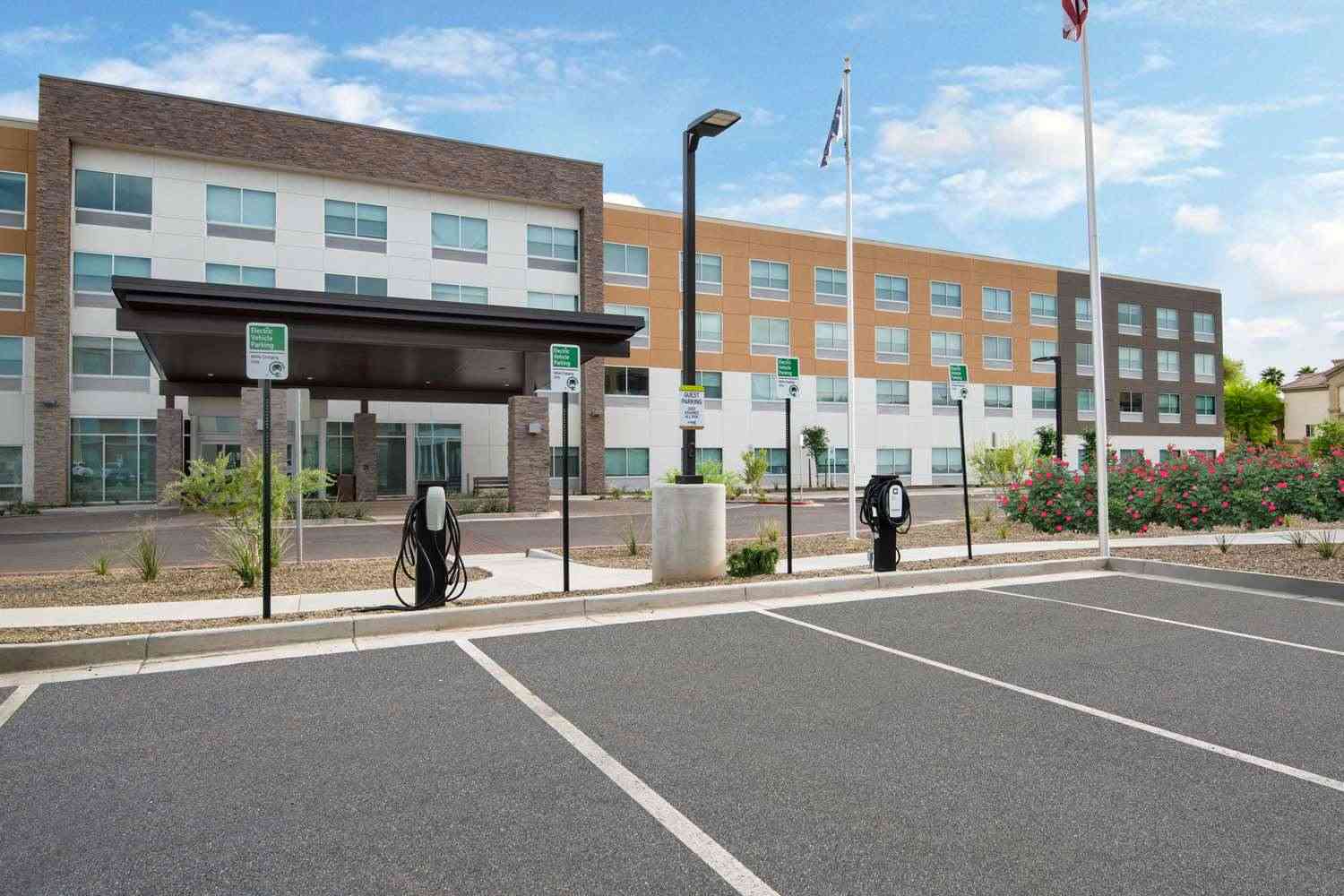 Home2 Suites by Hilton Phoenix Airport North в Phoenix, AZ