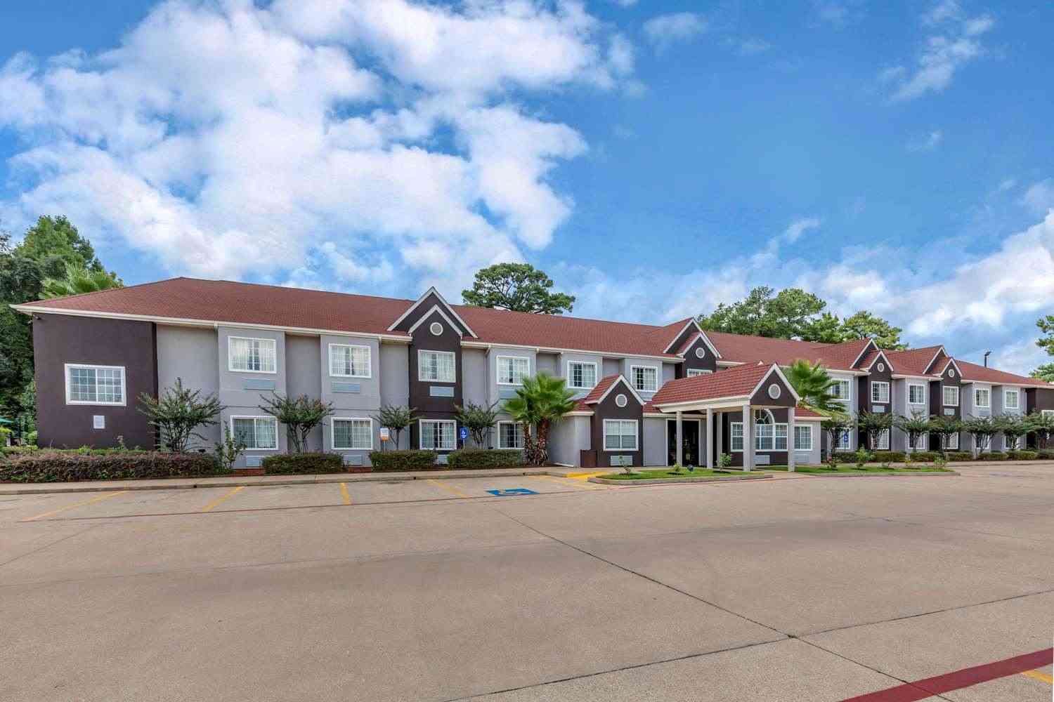 Rodeway Inn and Suites Longview in Longview, TX