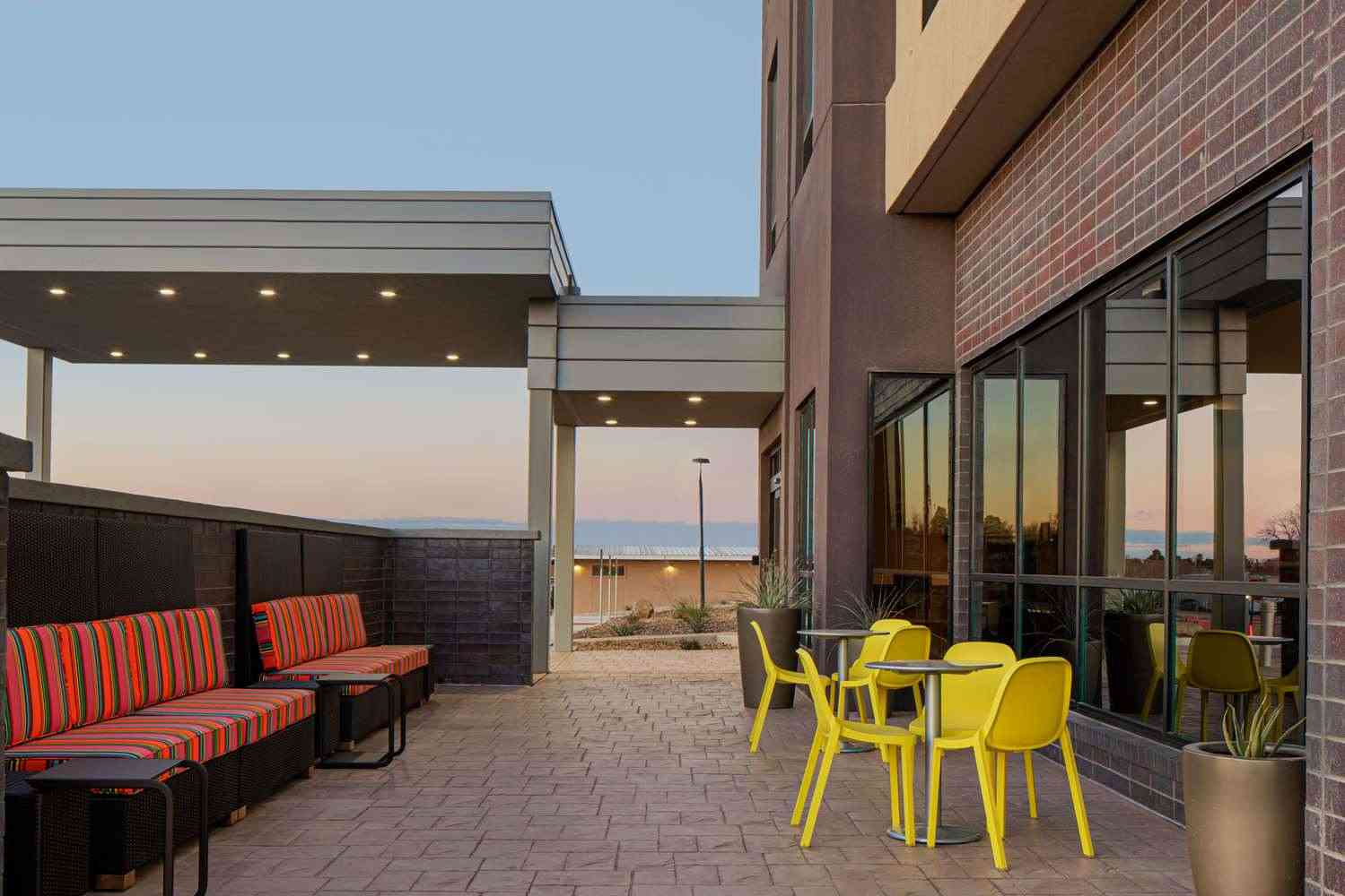 Home2 Suites by Hilton Carlsbad в Carlsbad, NM