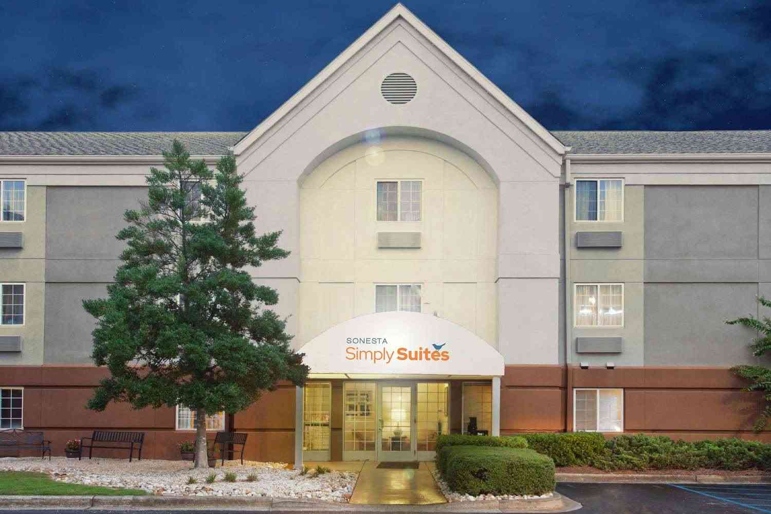 Sonesta Simply Suites Birmingham Hoover a Birmingham, AL