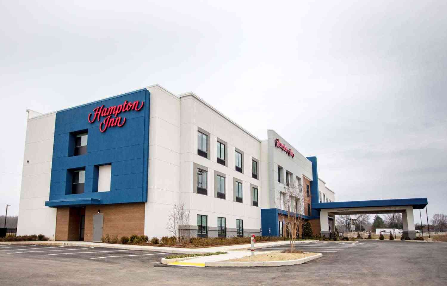 Hampton Inn Lexington в Wildersville, TN