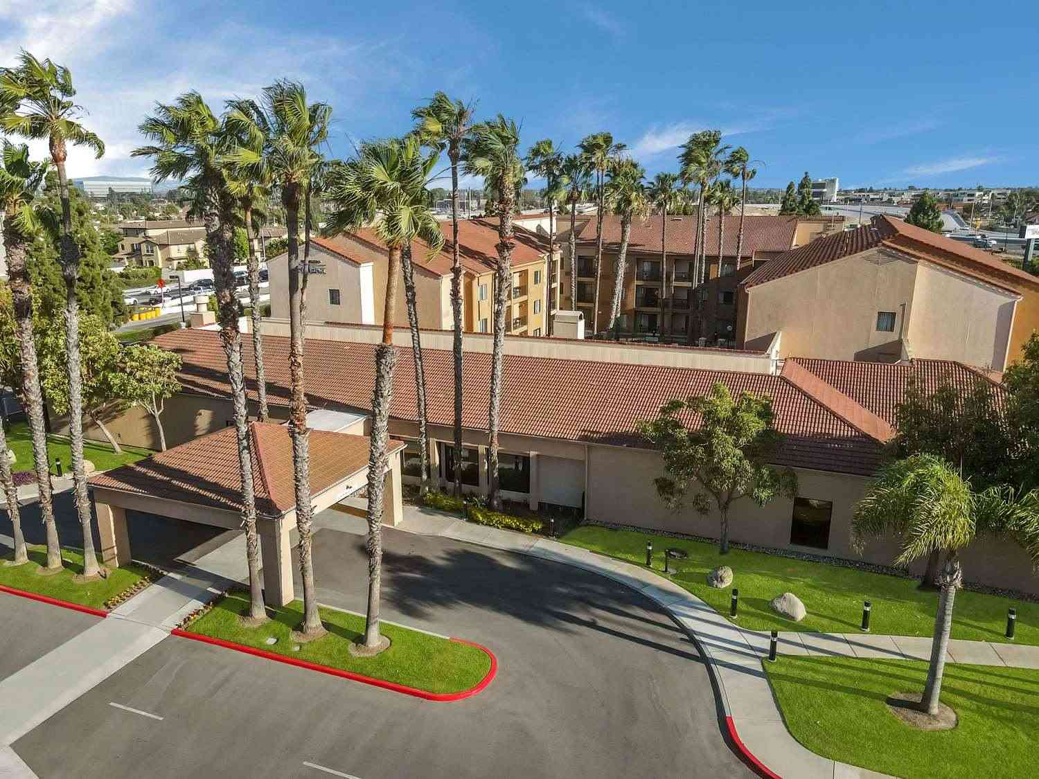 Sonesta Select Huntington Beach Fountain Valley в Fountain Valley, CA