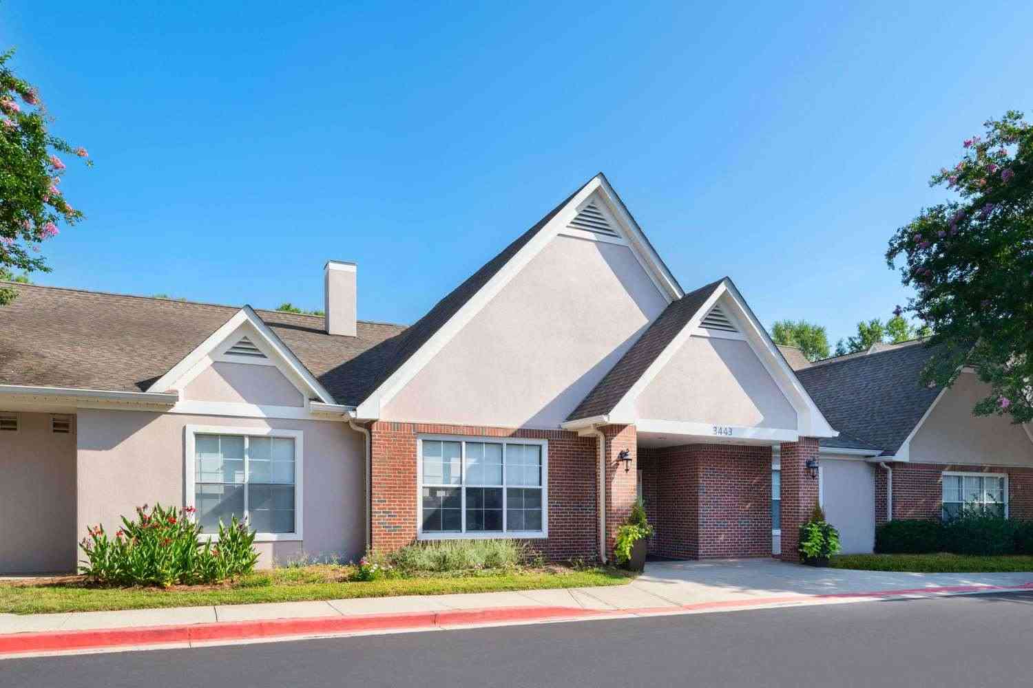 Sonesta ES Suites Atlanta Kennesaw Town Center в Kennesaw, GA