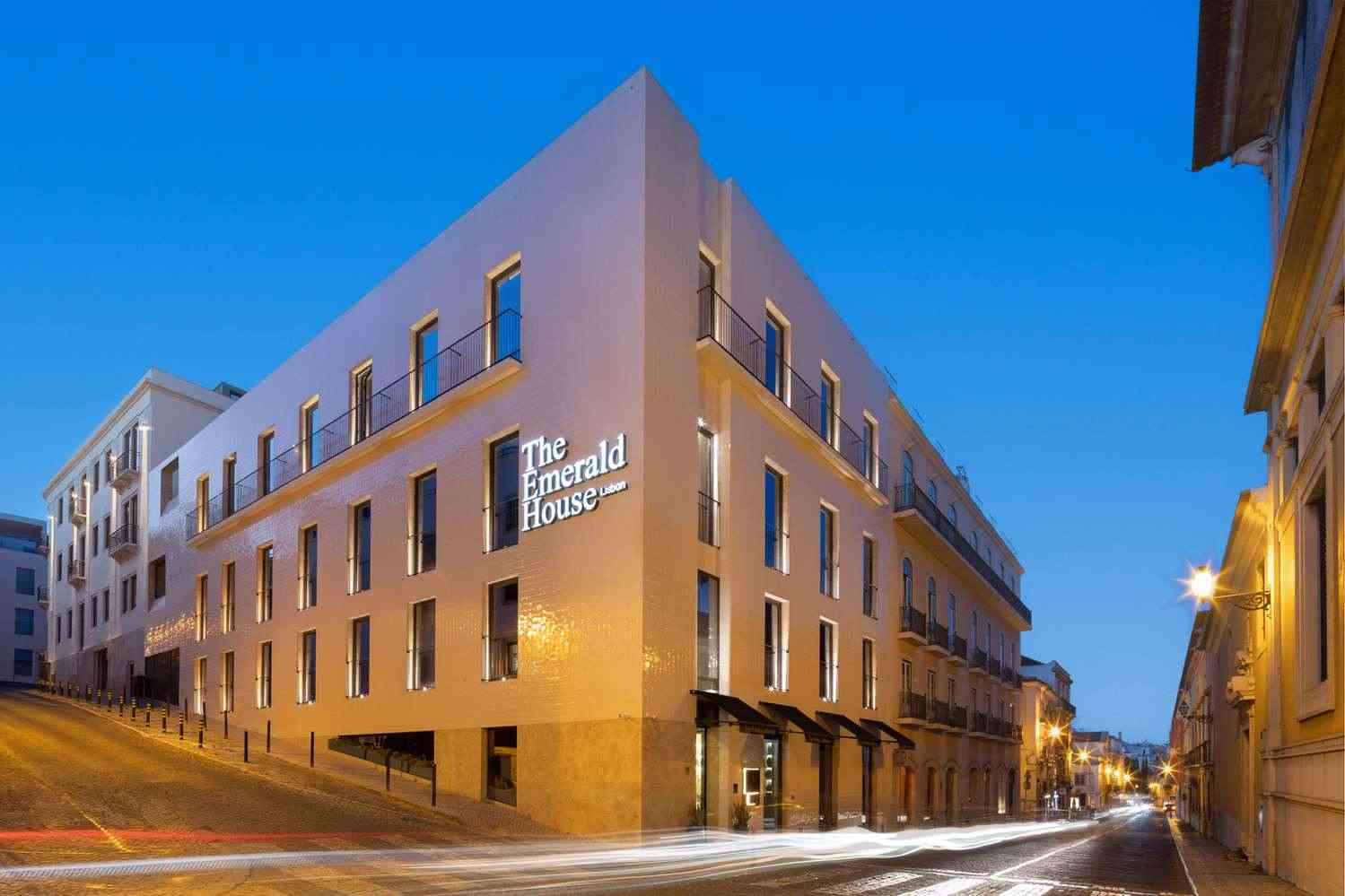 Lisbon, PT 的 The Emerald House Lisbon, Curio Collection by Hilton