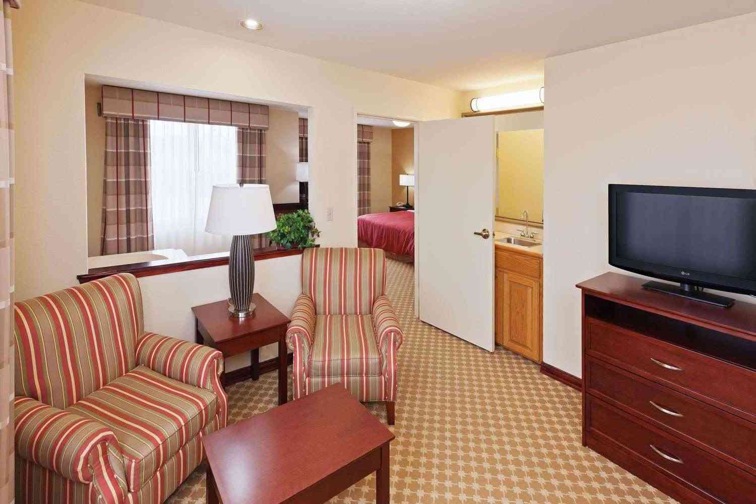 Country Inn & Suites By Radisson Tulsa a Tulsa, OK