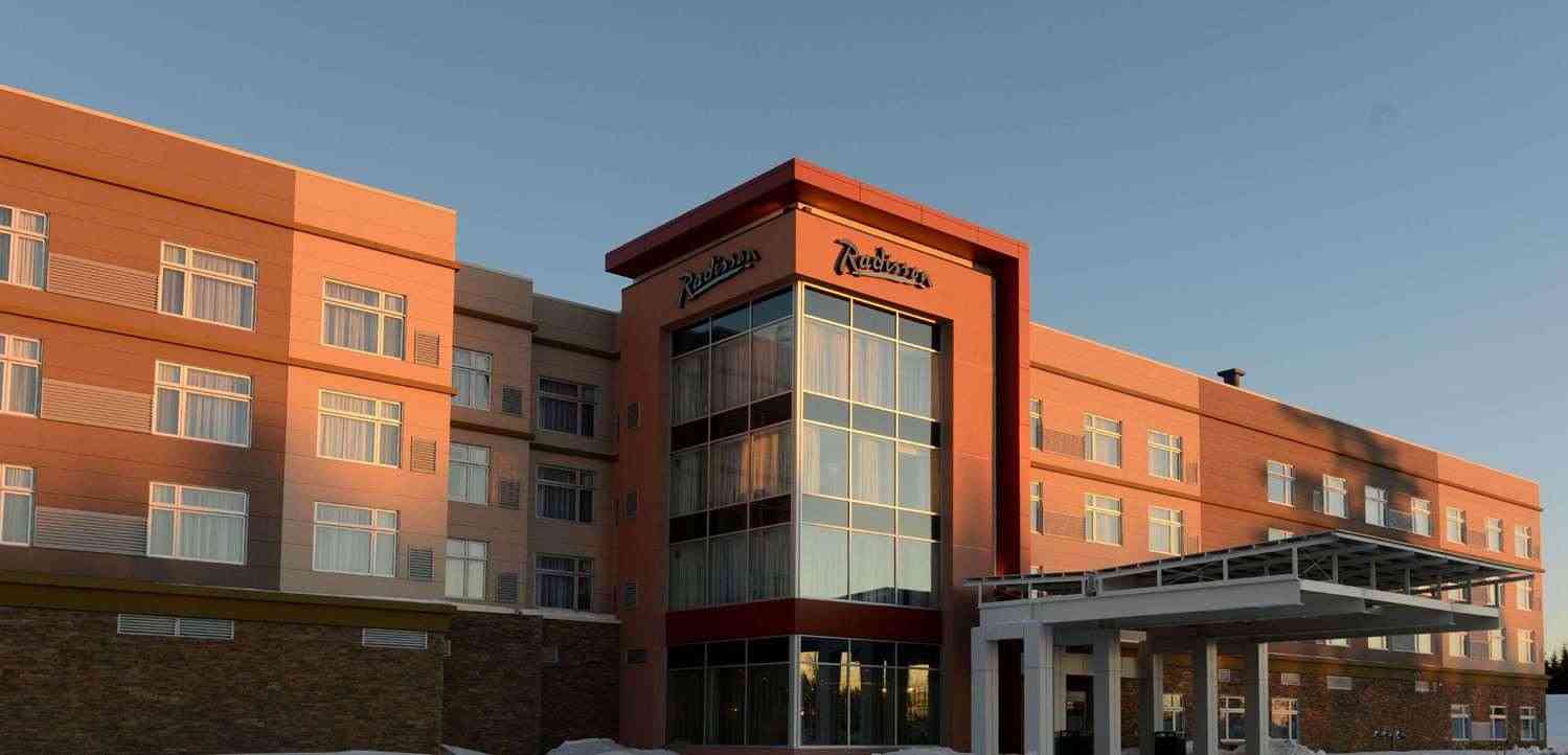 Radisson Kingswood Hotel & Suites в Fredericton, NB