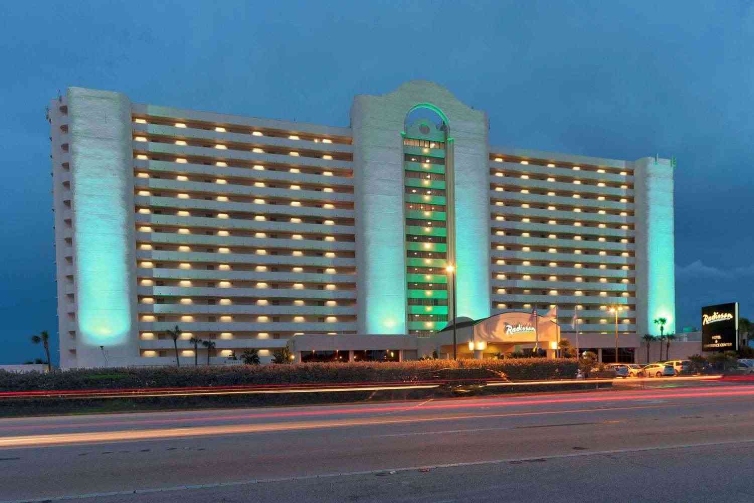 Radisson Suite Hotel Oceanfront в Melbourne, FL
