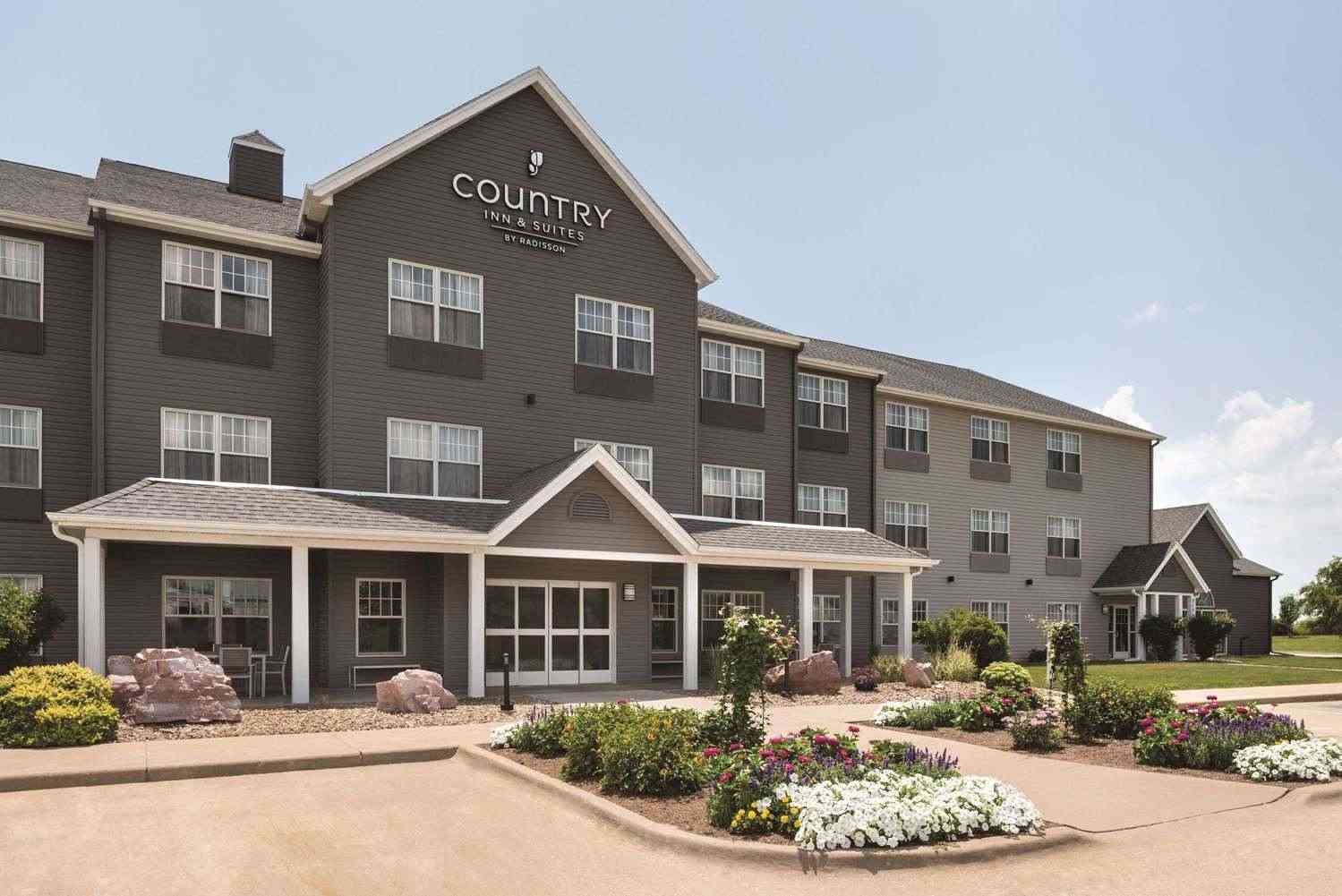 Country Inn & Suites By Radisson Pella, Pella, IA