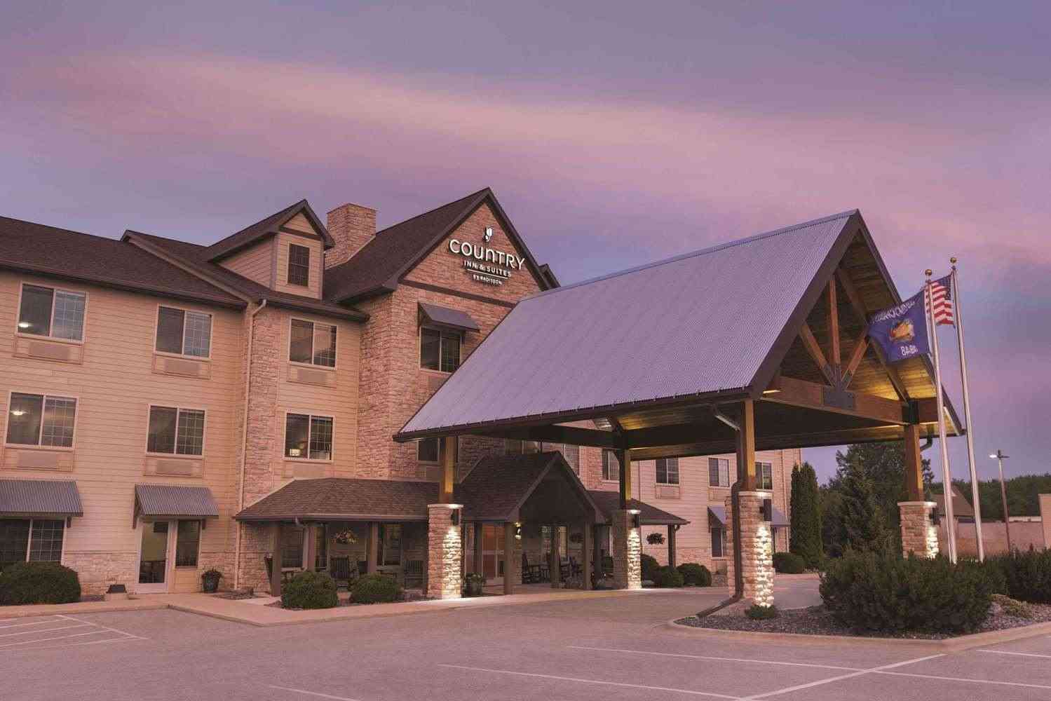Country Inn & Suites By Radisson Green Bay North в Green Bay, WI