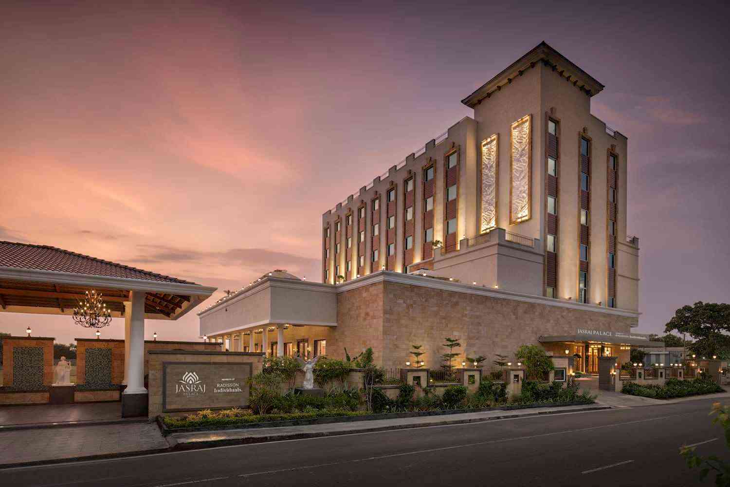 Yavatmal, IN 的 Jasraj Palace Yavatmal Hotel, a member of Radisson Individuals