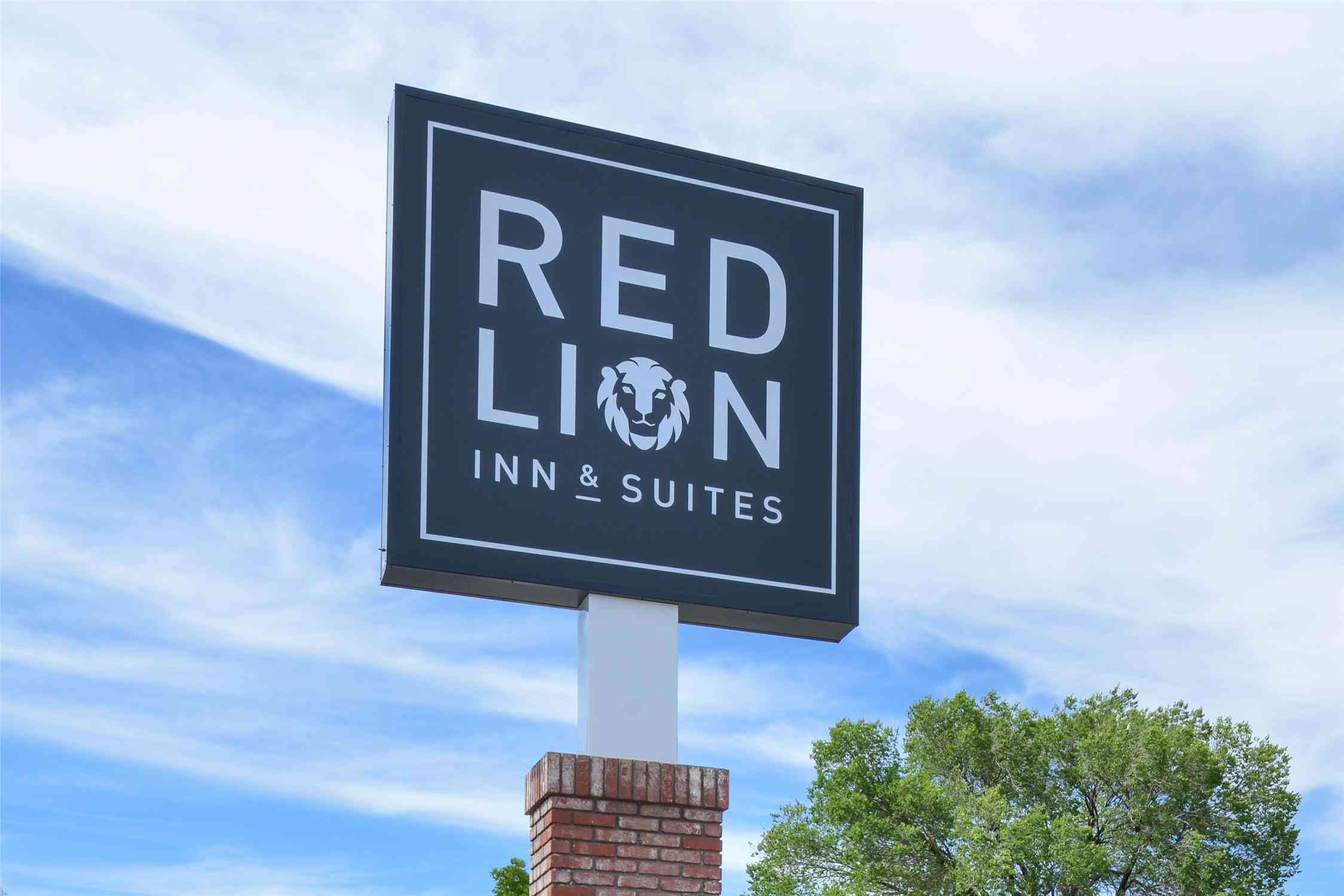 Red Lion Inn & Suites Adairsville in Adairsville, GA