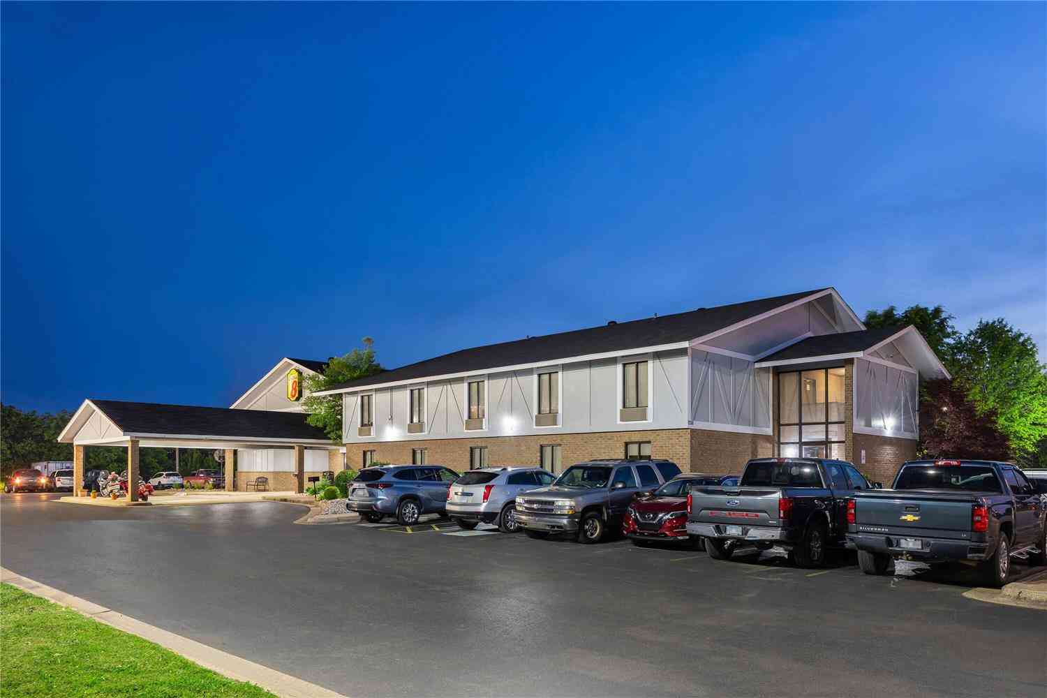 Super 8 by Wyndham Harrison AR in Harrison, AR