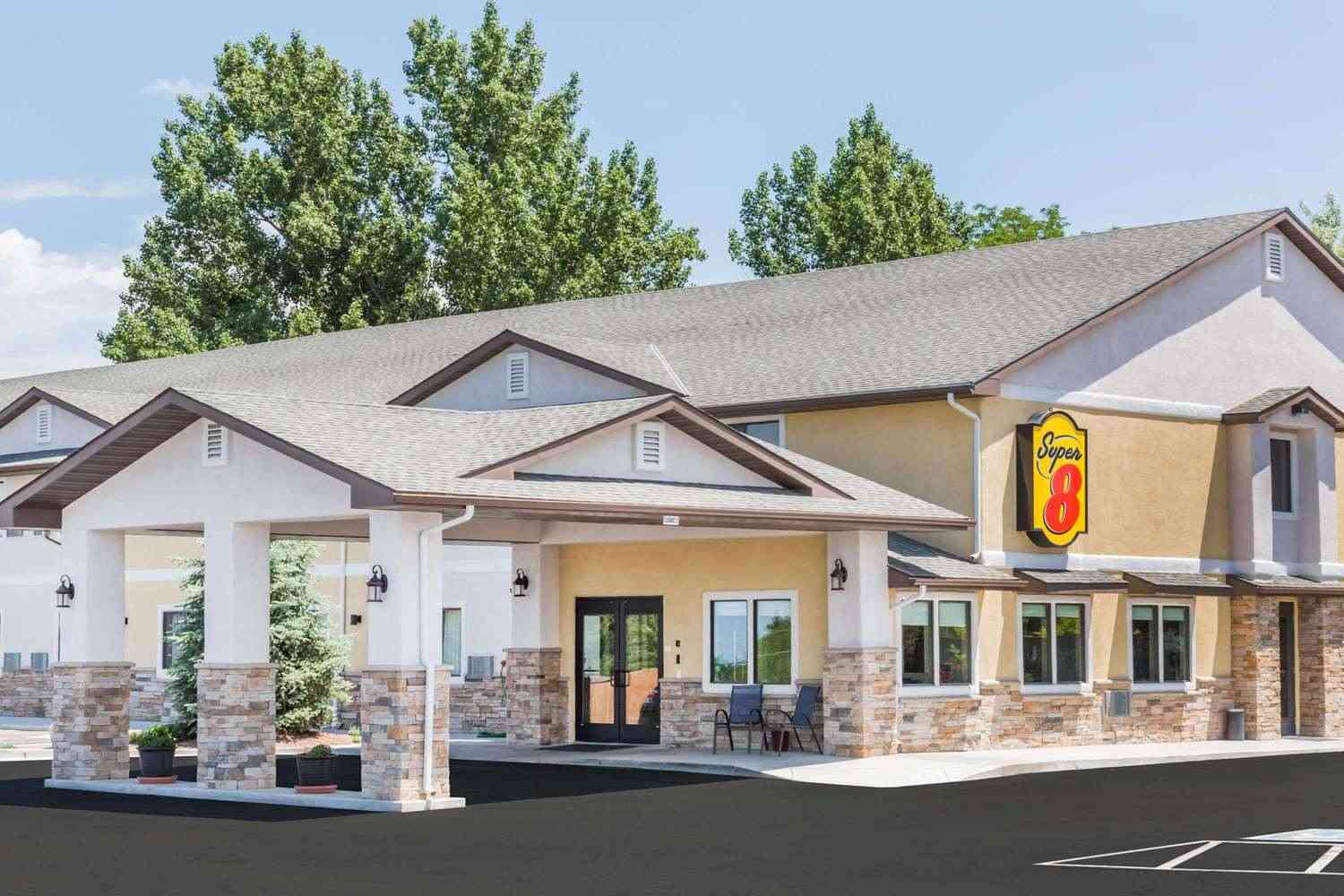 Super 8 by Wyndham Montrose in Montrose, CO