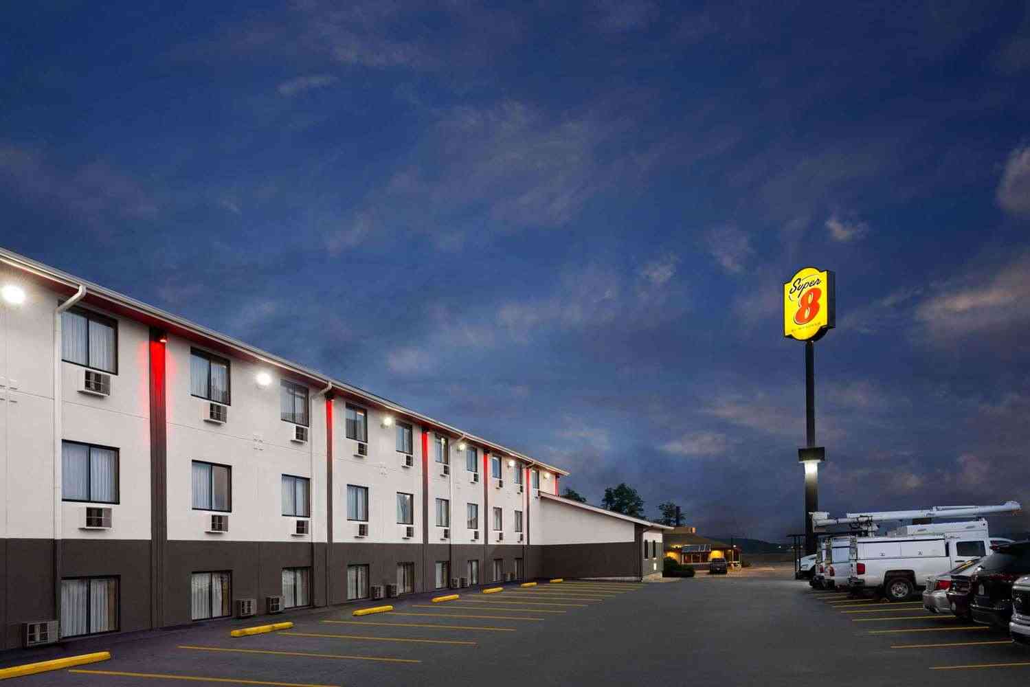 Super 8 by Wyndham St. Clairsville OH/Wheeling WV Area en Saint Clairsville, OH