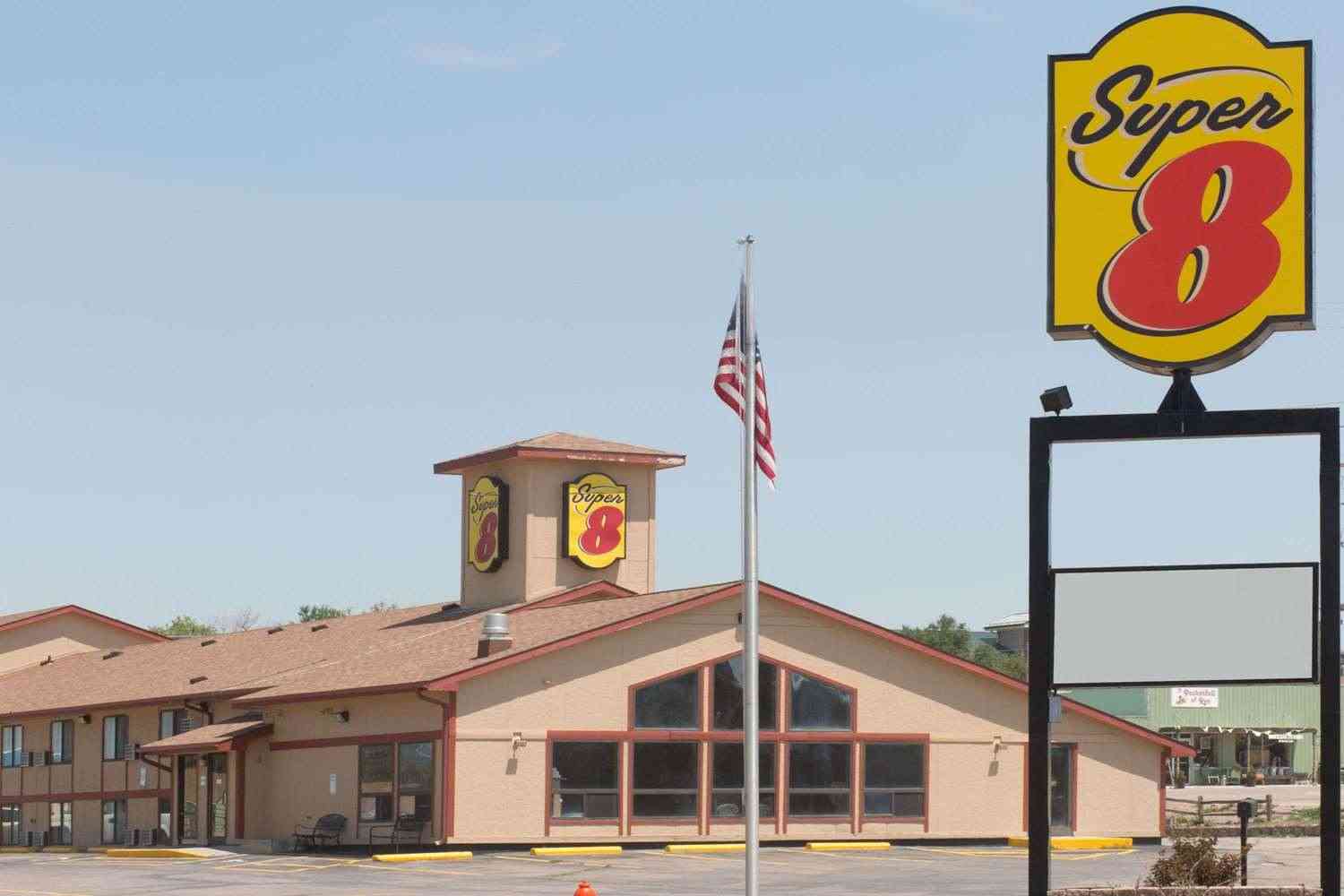 Super 8 by Wyndham Chadron NE, Chadron, NE