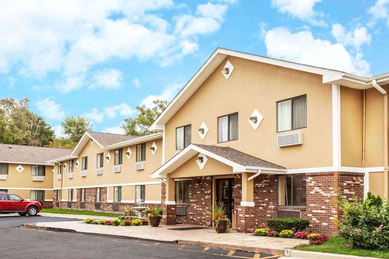 Super 8 by Wyndham Sterling Heights/Detroit Area a Sterling Heights, MI