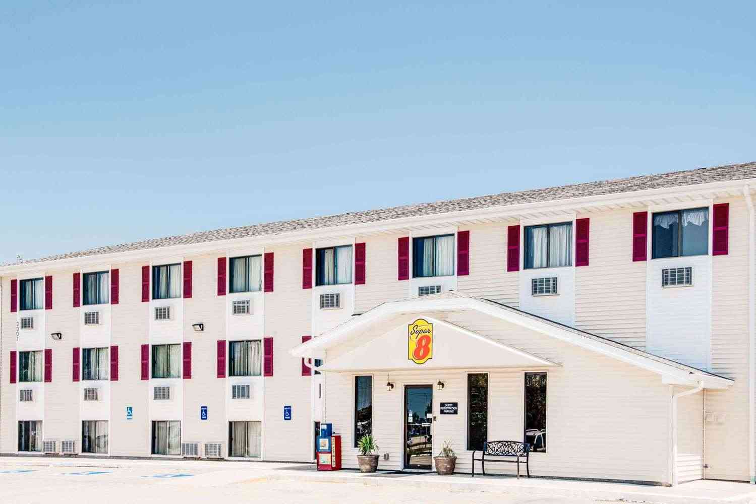 Super 8 by Wyndham Burlington à Burlington, IA