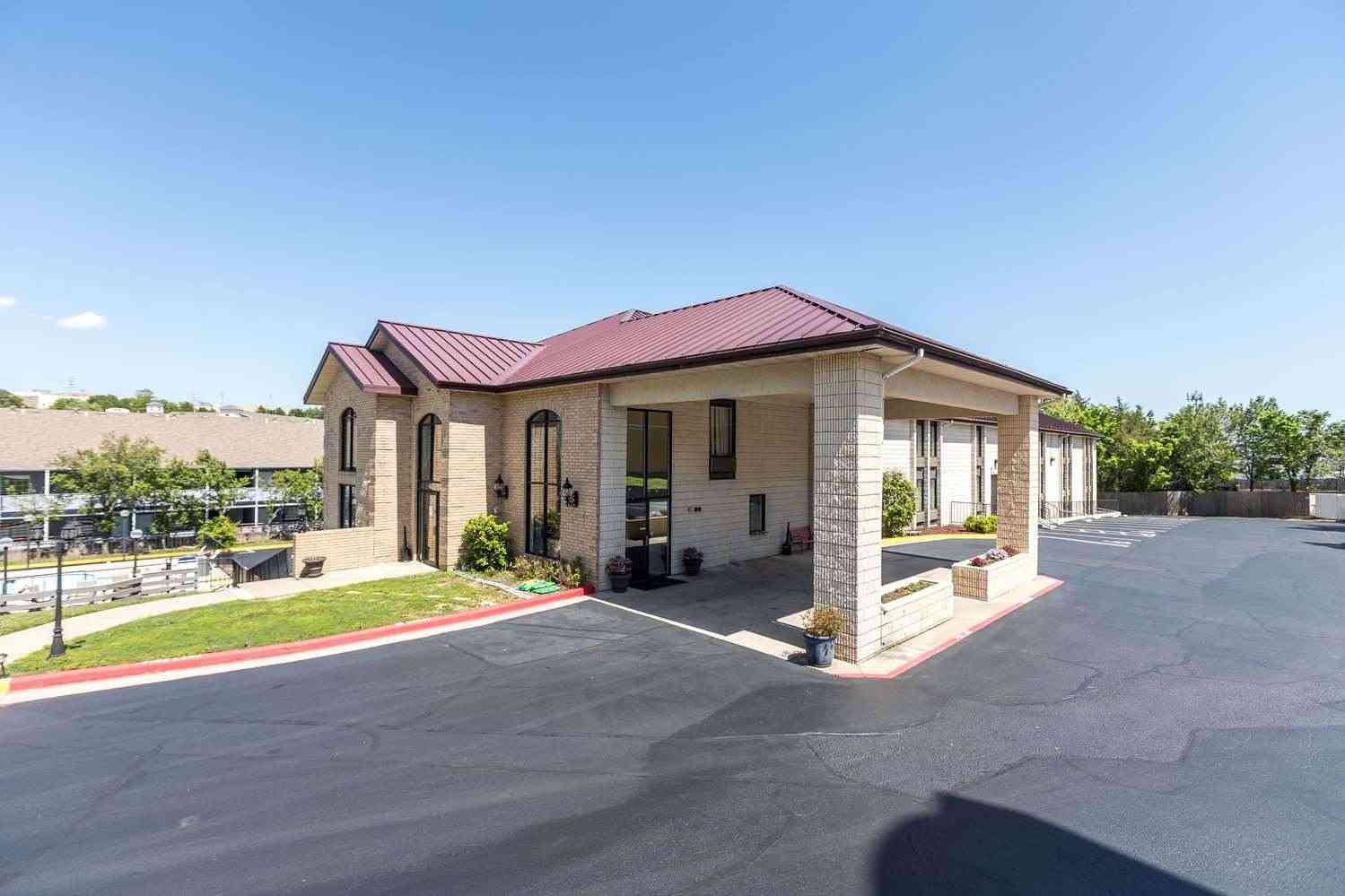 Super 8 by Wyndham Branson/Andy Williams Theatre в Branson, MO