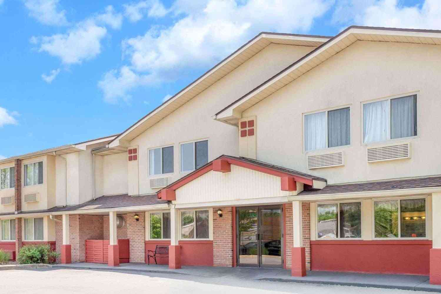 金斯顿, NY 的 Super 8 by Wyndham Kingston