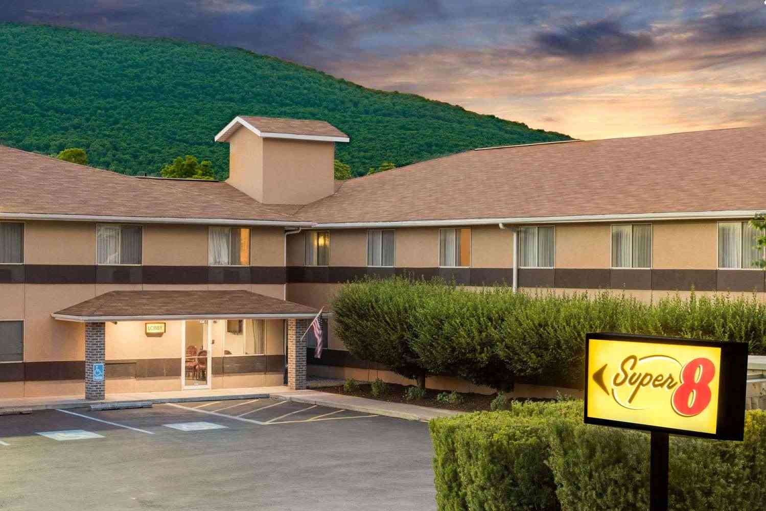Super 8 by Wyndham Burnham/Lewistown em Burnham, PA