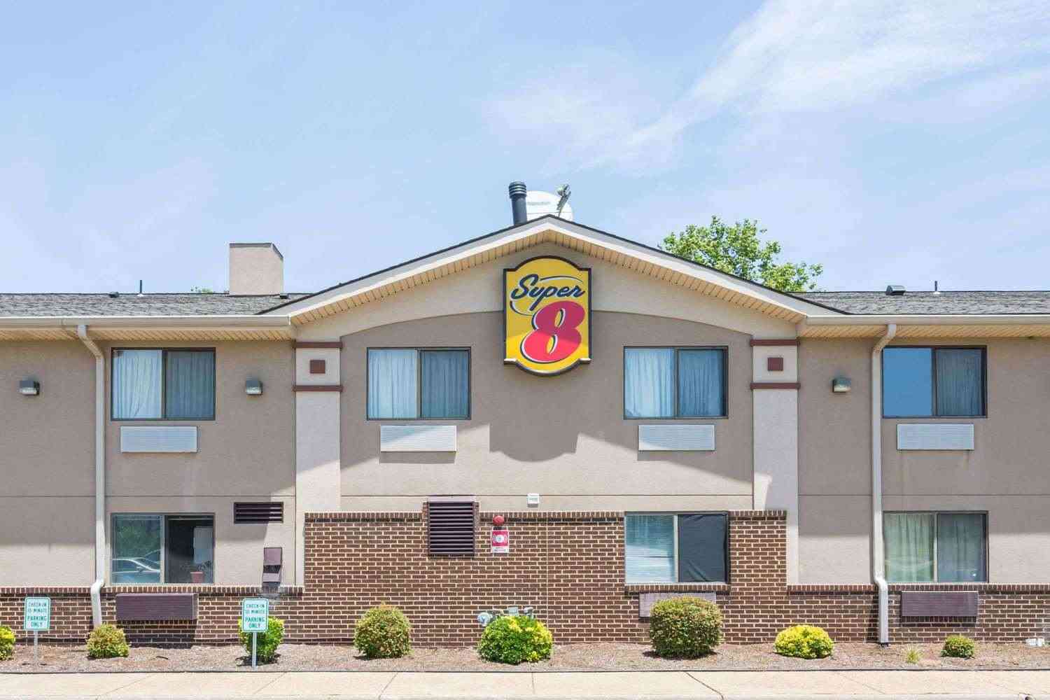 Super 8 by Wyndham Hampton, Hampton, VA