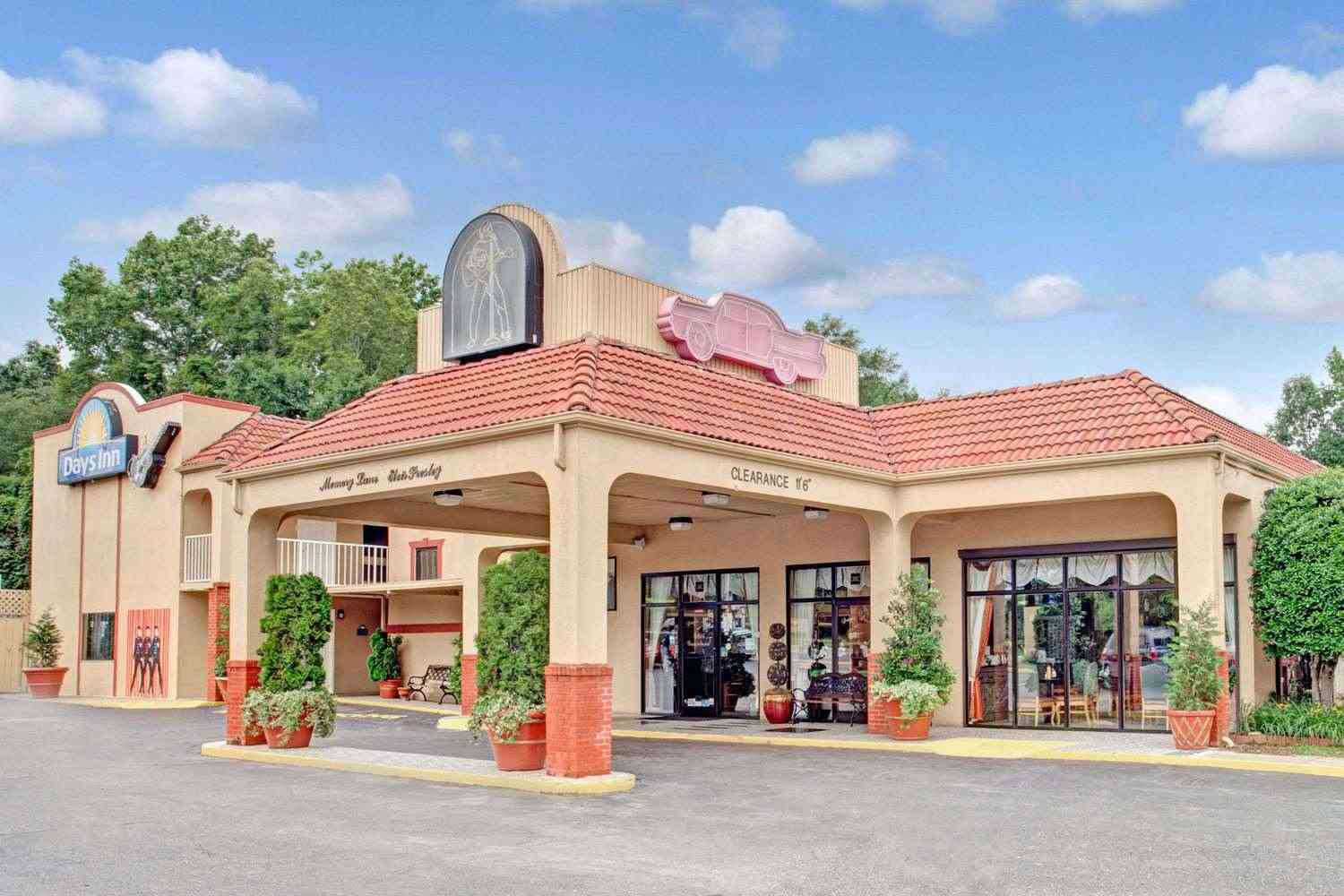 Days Inn by Wyndham Memphis at Graceland в Memphis, TN