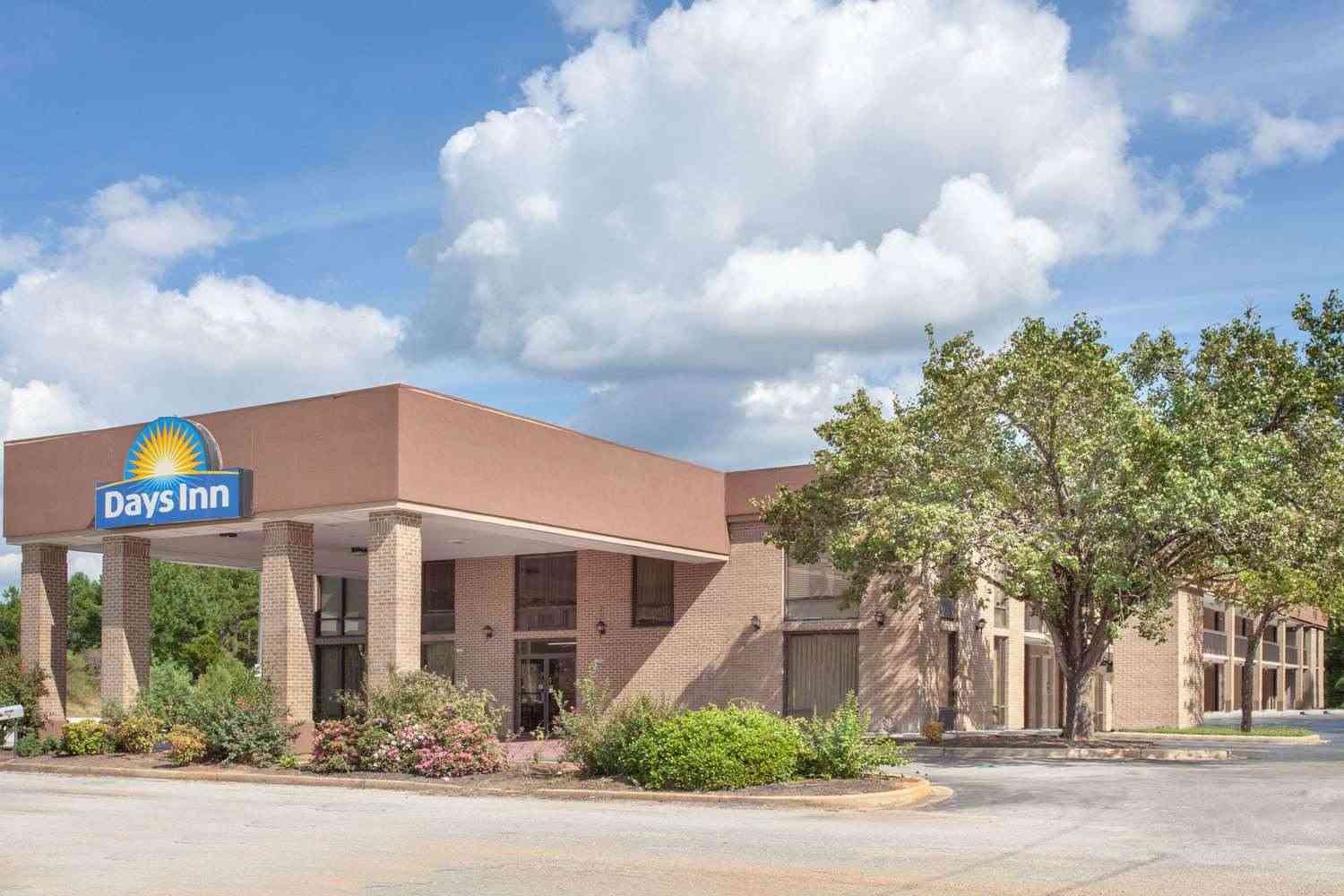Days Inn by Wyndham Clinton / Laurens I-26 в Clinton, SC