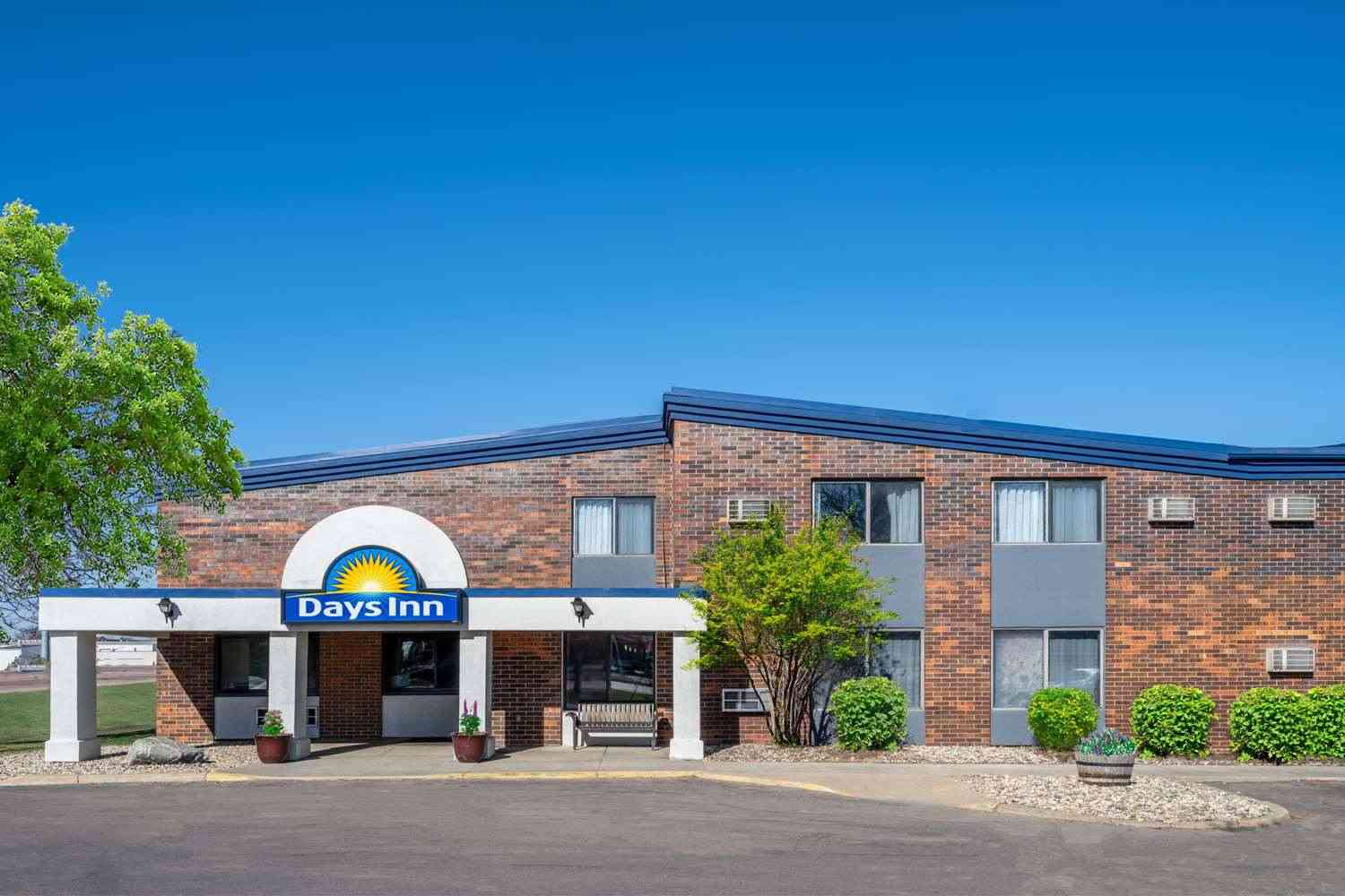 Days Inn by Wyndham Sioux Falls Airport в Sioux Falls, SD