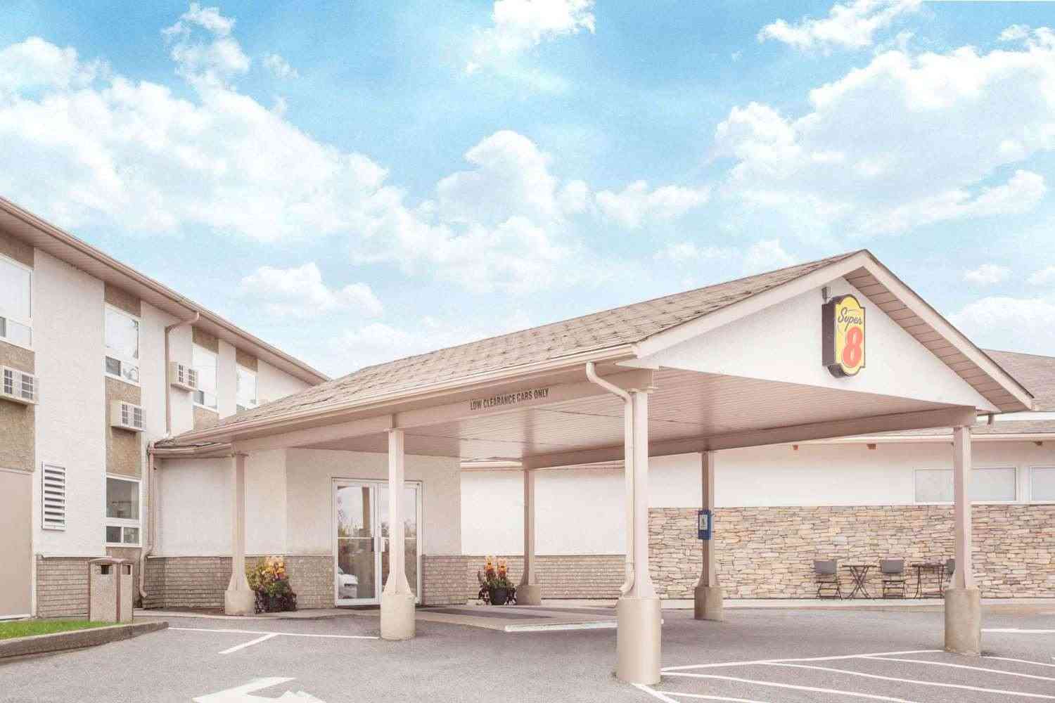 Super 8 by Wyndham Kenora em Kenora, ON