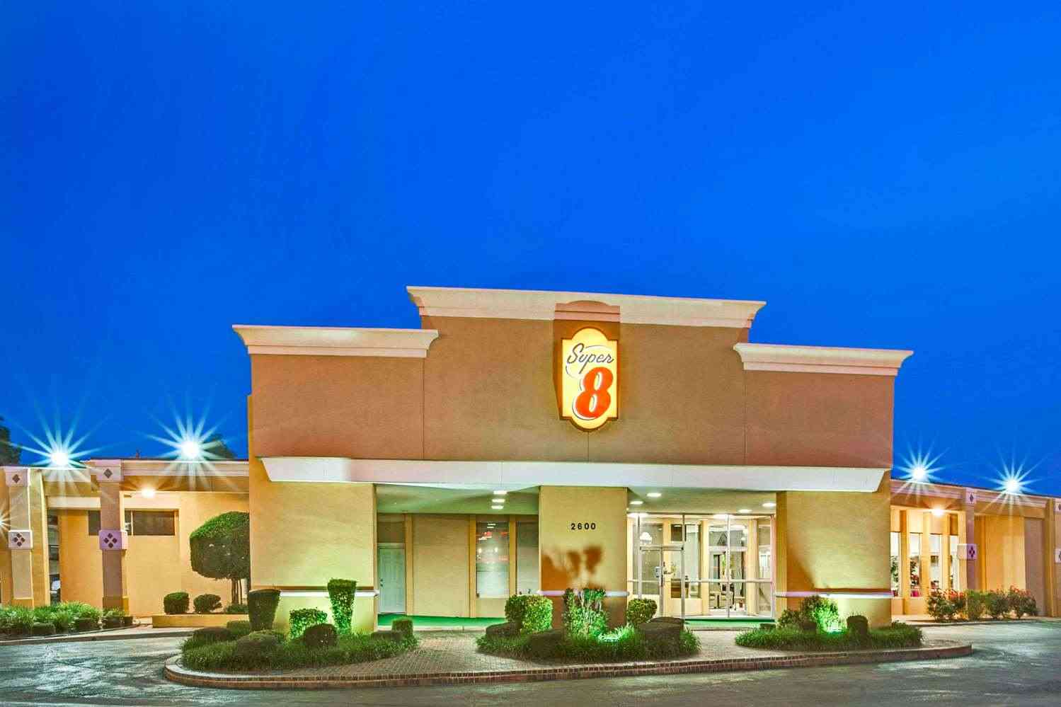 Super 8 by Wyndham Norman в Norman, OK