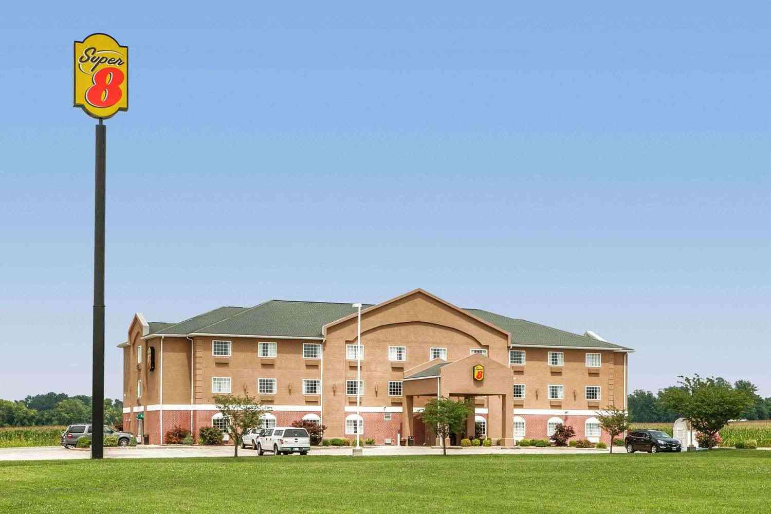 Super 8 by Wyndham Grayville a Grayville, IL