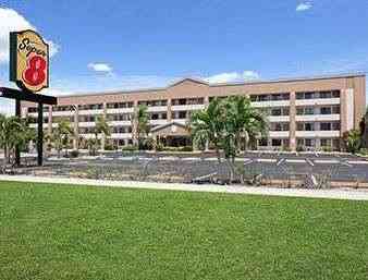 Super 8 by Wyndham Fort Myers i Fort Myers, FL