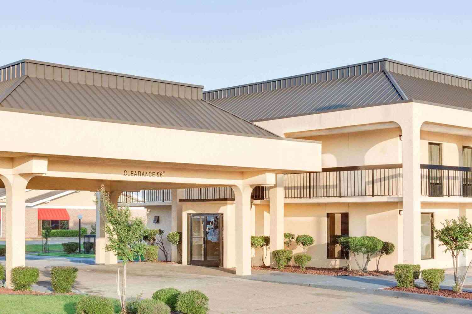 Days Inn by Wyndham Greenville MS, Greenville, MS
