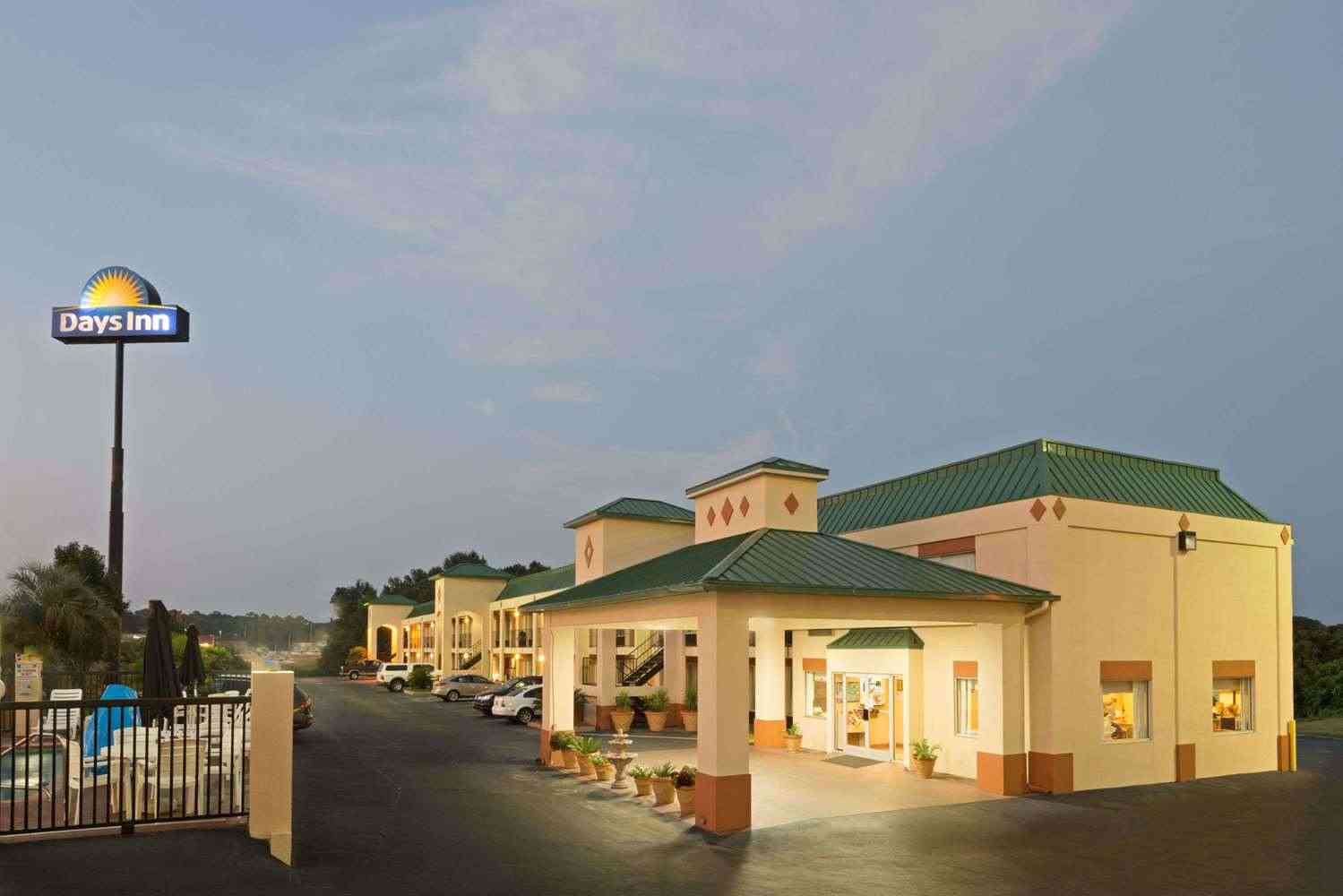 Days Inn by Wyndham Greenville в Greenville, AL
