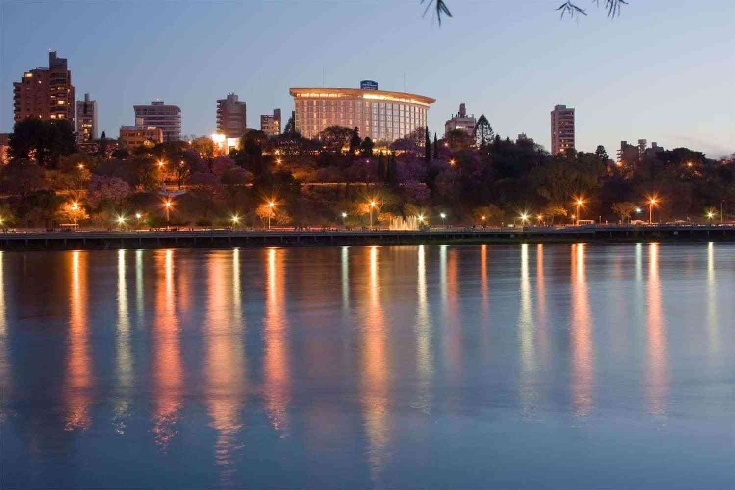 Parana, AR 的 Howard Johnson by Wyndham Plaza Hotel Mayorazgo