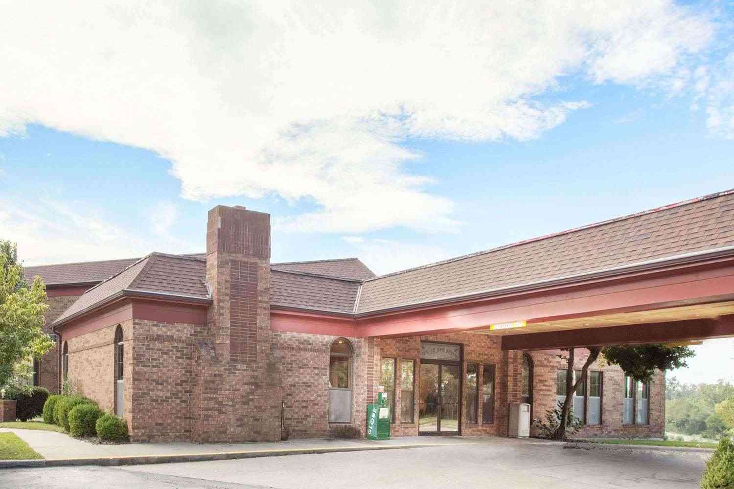 Super 8 by Wyndham Atchison em Atchison, KS