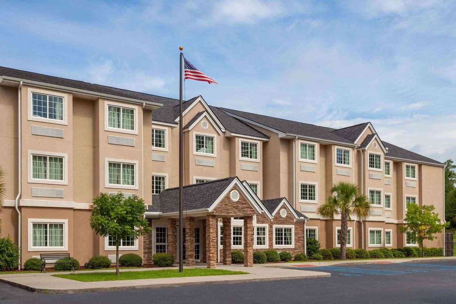 Microtel Inn & Suites by Wyndham Columbia/At Fort Jackson, Columbia, SC