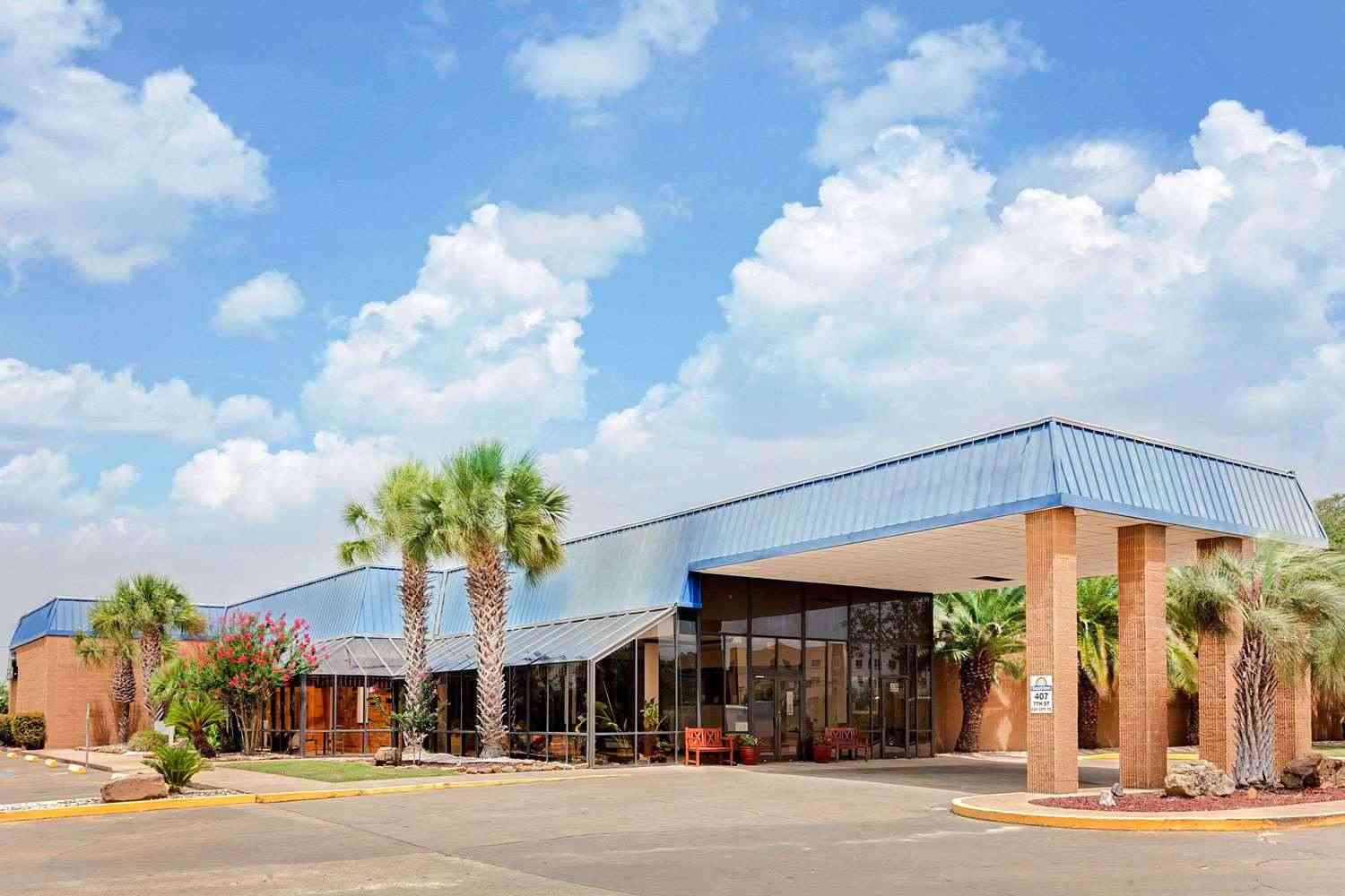 Days Inn by Wyndham Bay City em Bay City, TX
