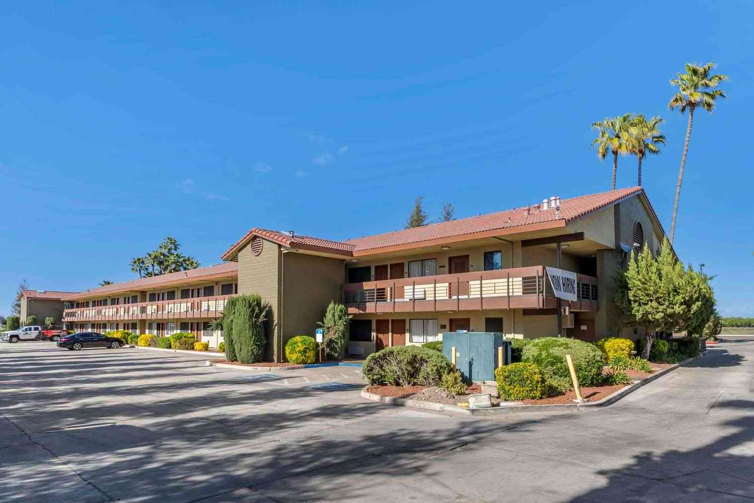 Best Western Orchard Inn в Turlock, CA