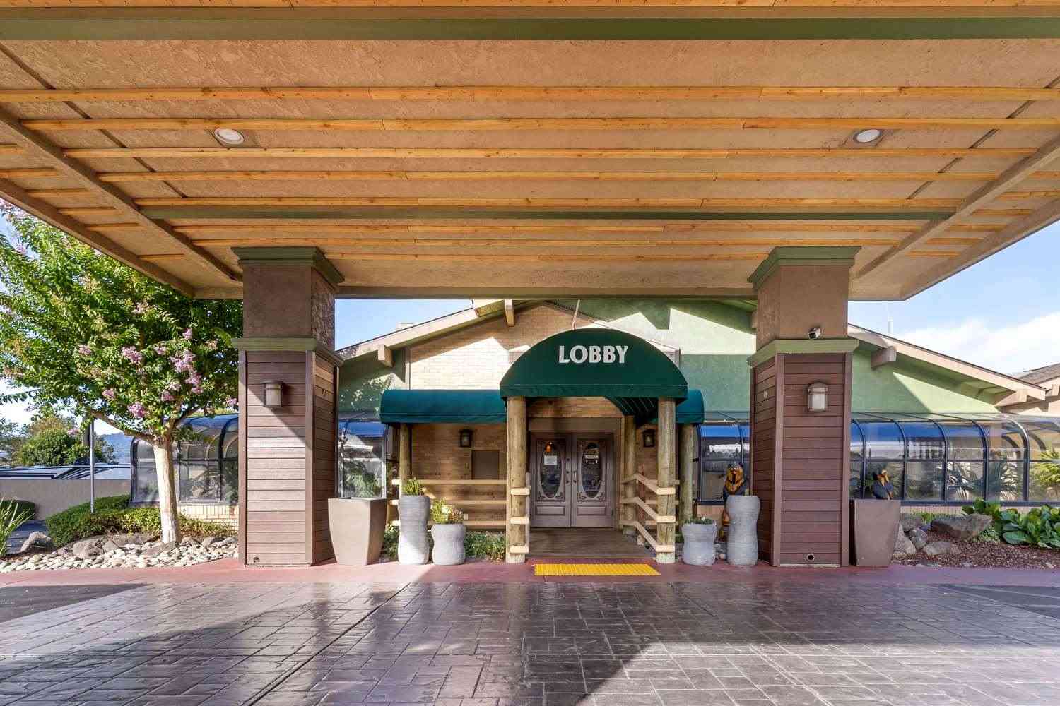 Best Western Plus Forest Park Inn, Gilroy, CA