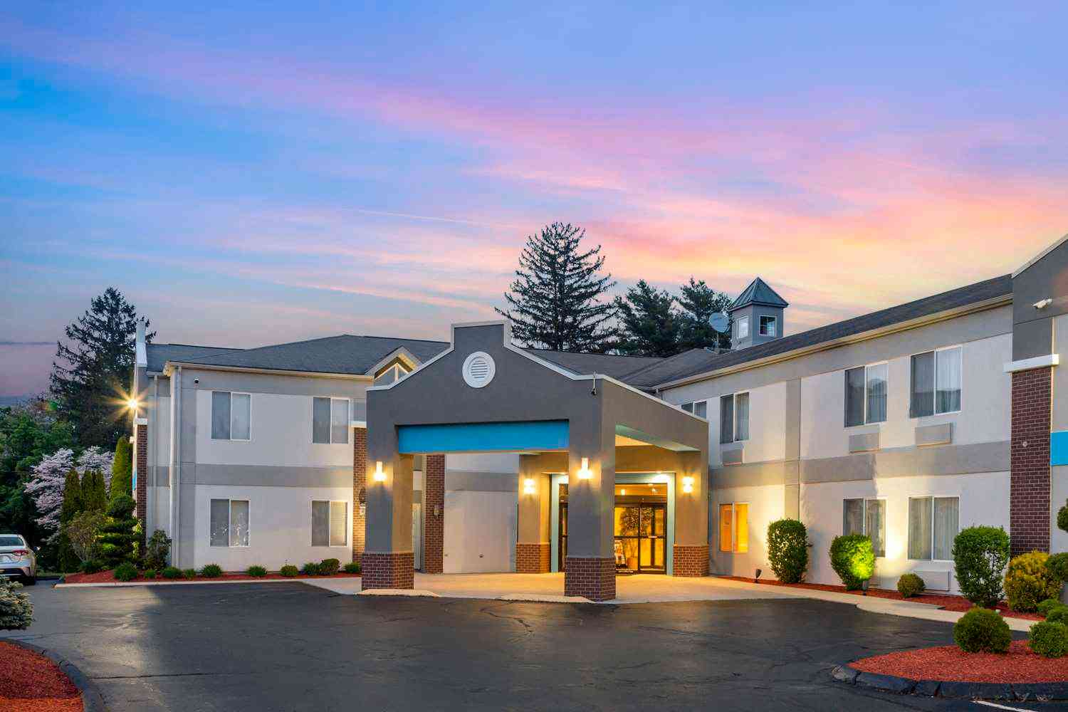 Berlin, CTにおけるBest Western Plus New England Inn & Suites 