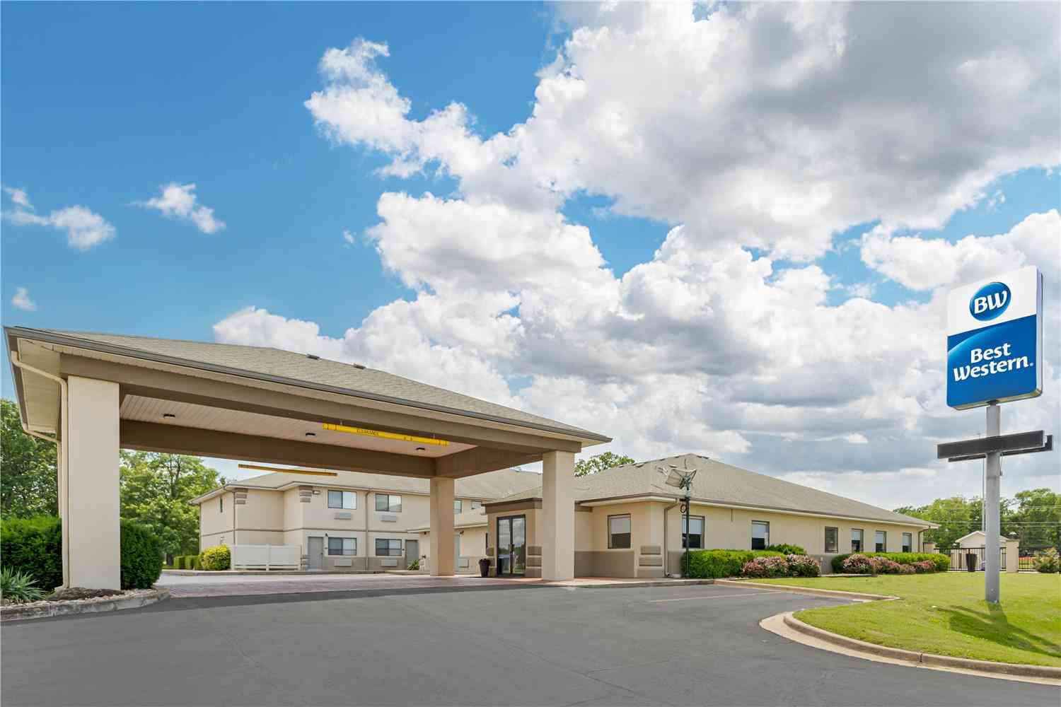 Best Western TimberRidge Inn в Grove, OK