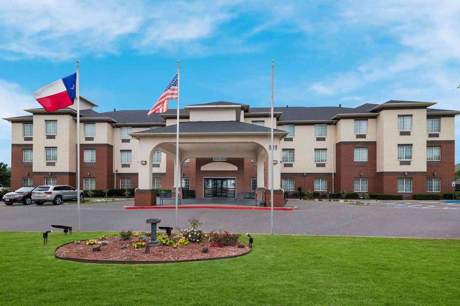 Best Western Plus Lake Dallas Inn & Suites a Lake Dallas, TX