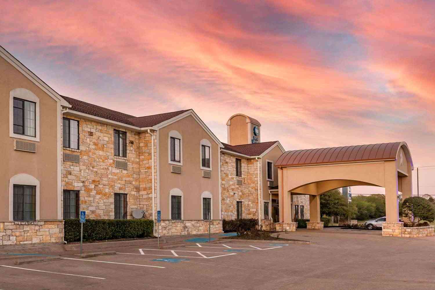 Mineola, TX 的 Best Western Mineola Inn
