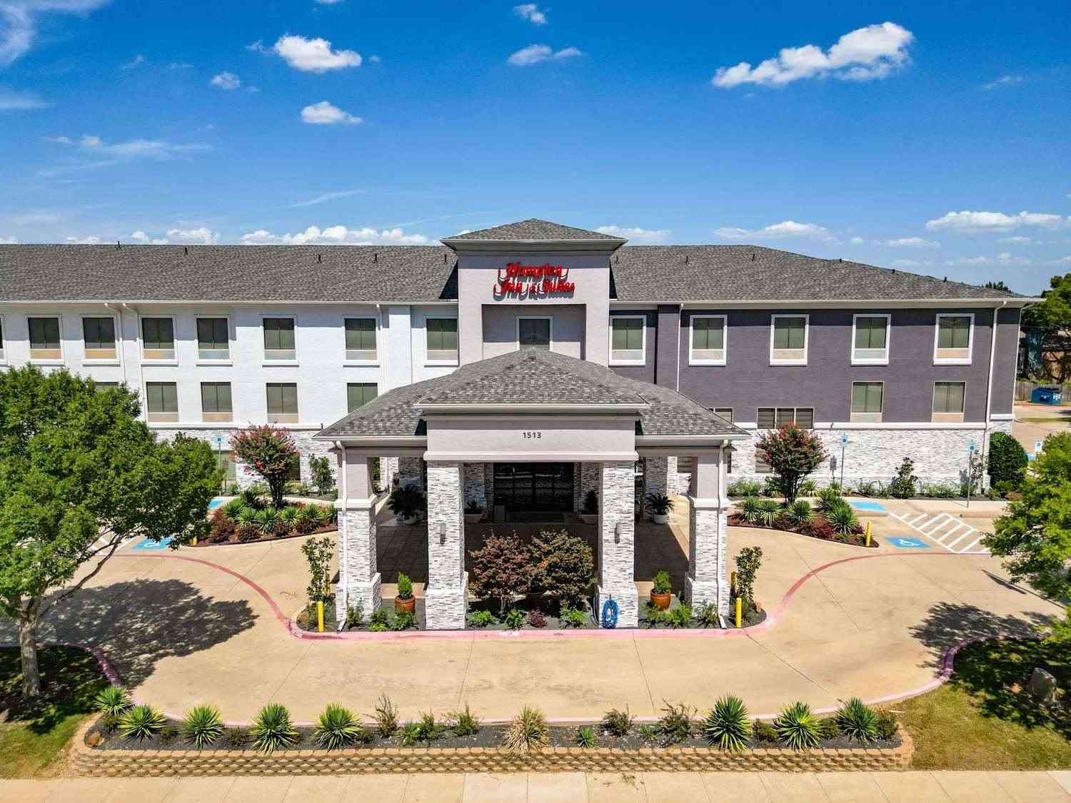 Denton, TXにおけるHampton Inn & Suites Denton 