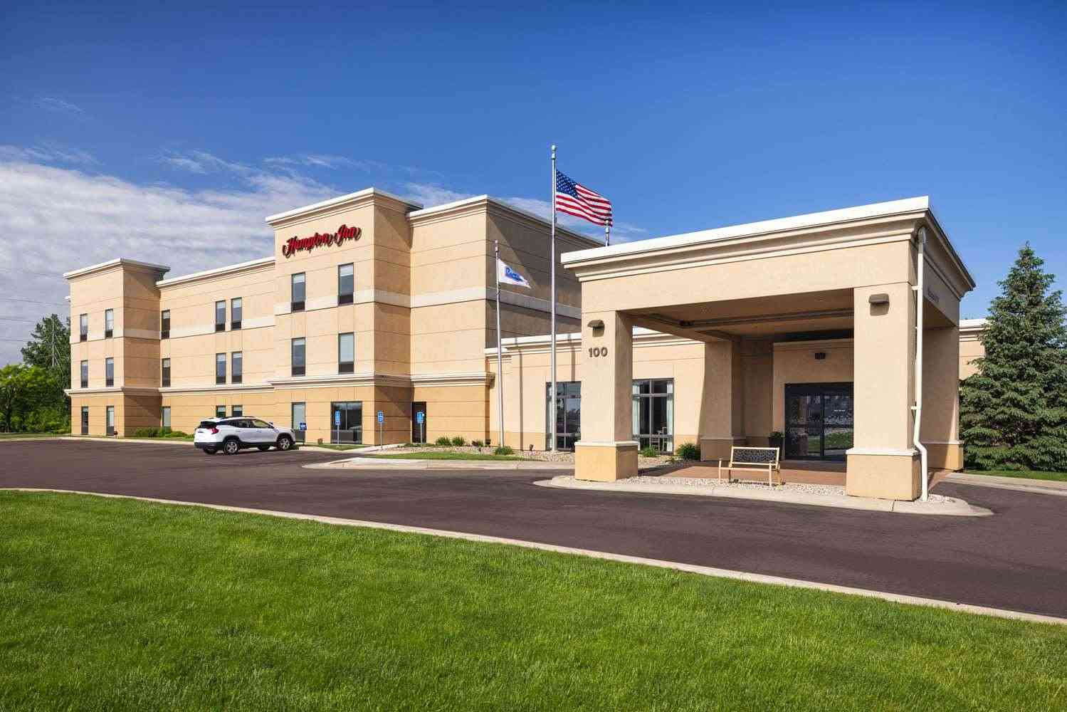 Fairmont, MN 的 Hampton Inn Fairmont