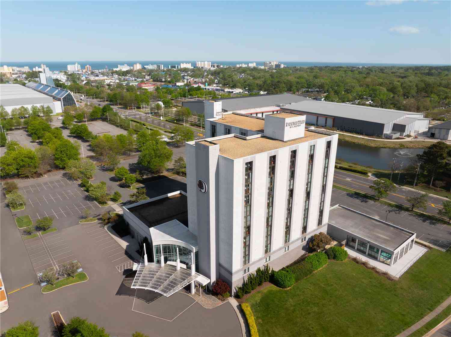 DoubleTree by Hilton Hotel Virginia Beach en Playa Virginia, VA